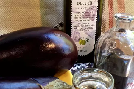 Баклажаны тушеные с кунжутом и маслом ideal в японском стиле.: шаг 1