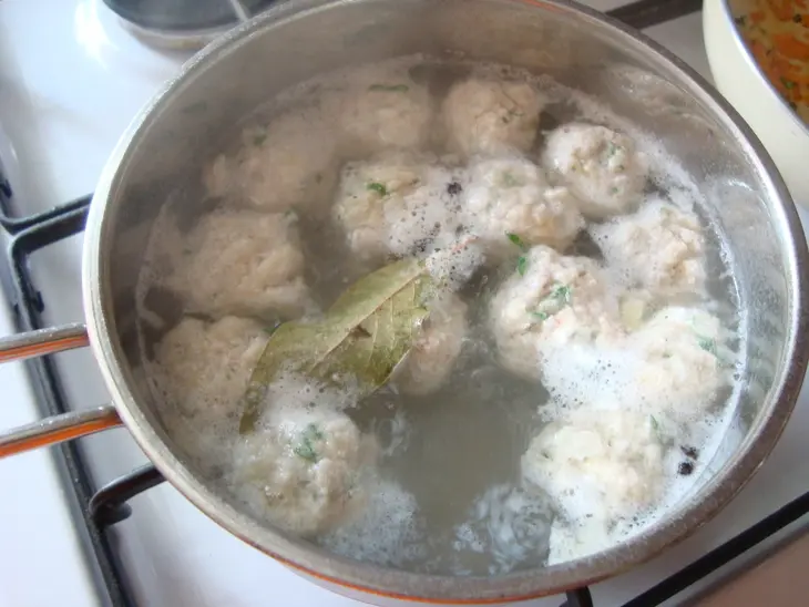 Латышский суп с фрикадельками и свёклой: шаг 4
