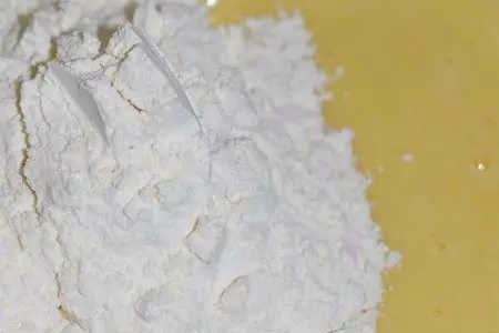 Капкейки с клубникой и мятным кремом.: шаг 3