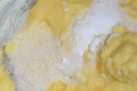 Капкейки с клубникой и мятным кремом.: шаг 4