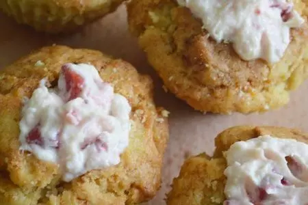 Капкейки с клубникой и мятным кремом.: шаг 6