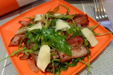 Салат с руколой и беконом: шаг 5