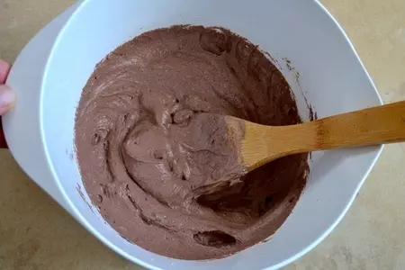 Брауни с шапочкой из маршмэллоу: шаг 3