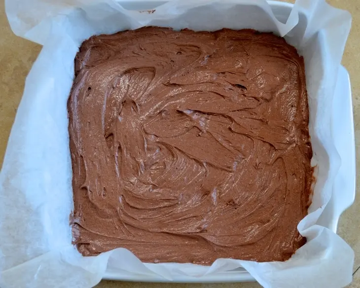 Брауни с шапочкой из маршмэллоу: шаг 4