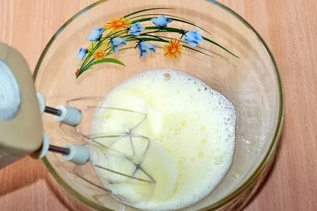 Берлинские маффины с ягодами и джемом: шаг 2