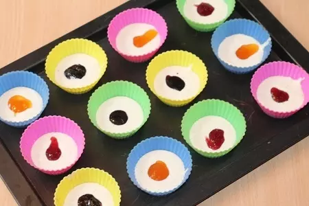 Берлинские маффины с ягодами и джемом: шаг 7