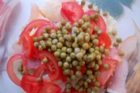 Салат с балыком и помидорами: шаг 4