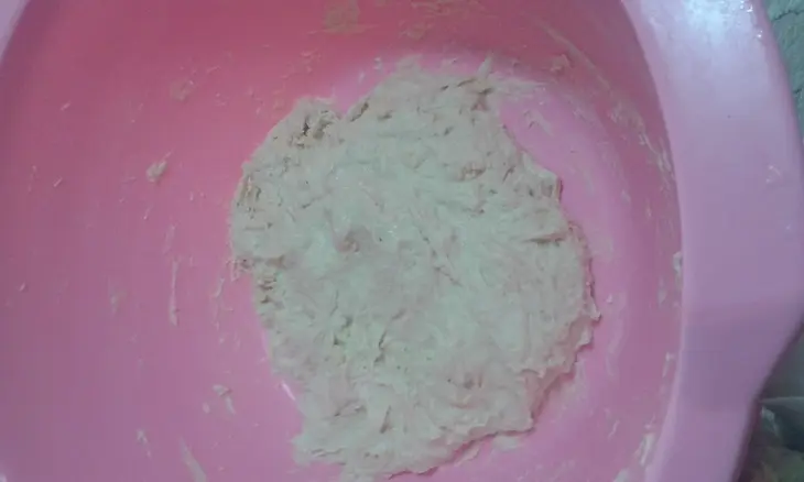Фокачча с чесноком и розмарином: шаг 3