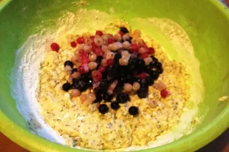Кукурузно-маковый кекс "смородиновый микс": шаг 3