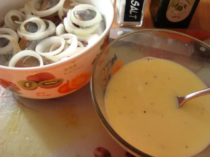 Сельдь балтийская запечённая с картофелем и яйцом по-эстонски.: шаг 6