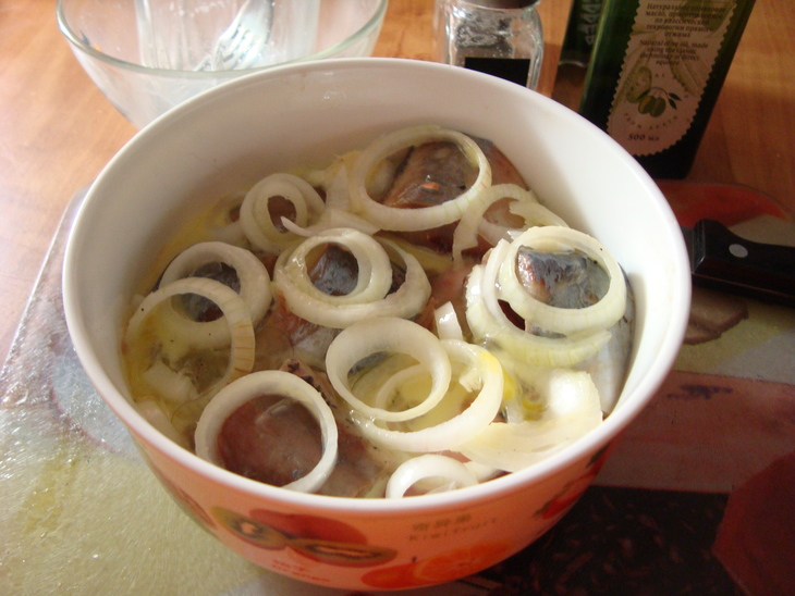 Сельдь балтийская запечённая с картофелем и яйцом по-эстонски.: шаг 7