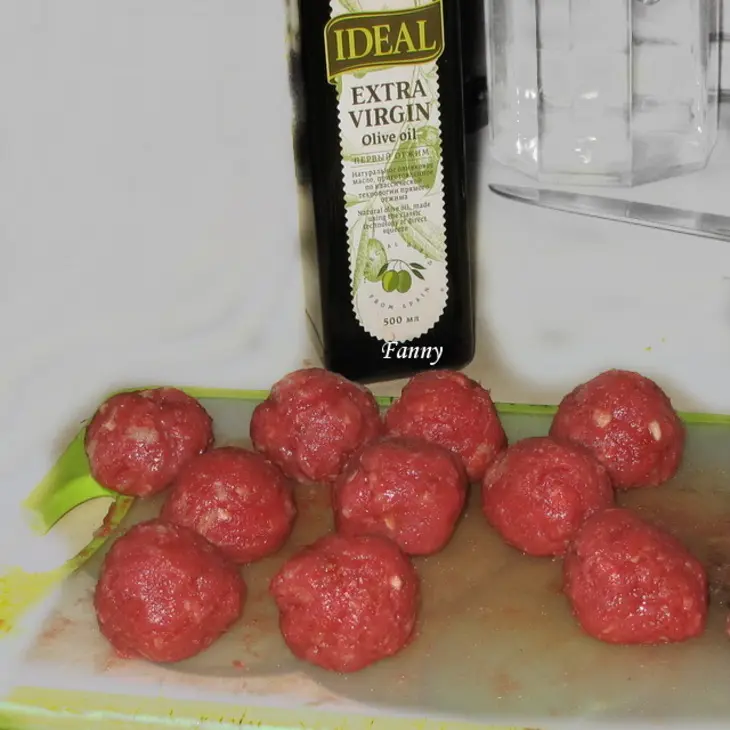 Митболы по-строгановски /meatballs stroganoff: шаг 1