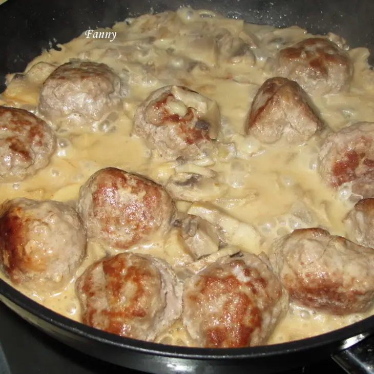 Митболы по-строгановски /meatballs stroganoff: шаг 5