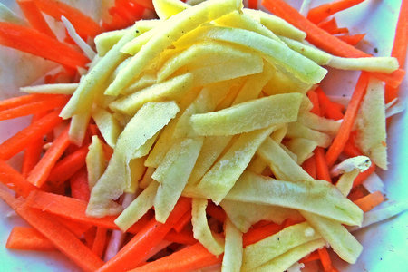 Салат фруктово-овощной "соломка": шаг 4