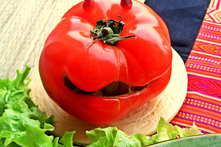 Картофельный салат с рыбкой+улыбающийся помидор: шаг 9