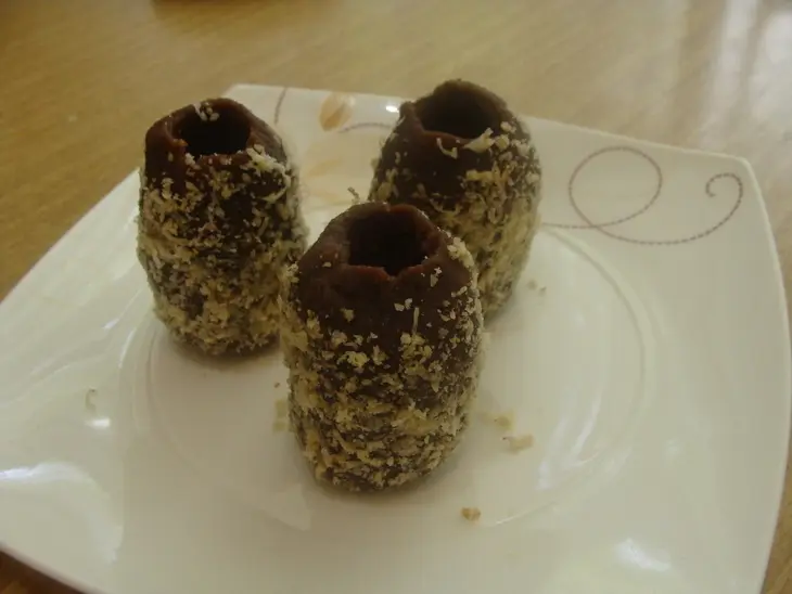 Пирожное-картошка с клубничным курдом: шаг 6