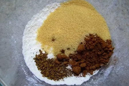 Быстрый шоколадный кекс в микроволновке: шаг 1