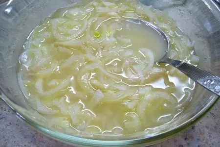 Луковый суп, запеченный с сыром (в микроволновке): шаг 2