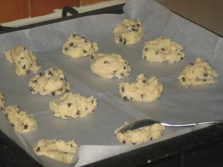 Американское печенье с шоколадными "каплями" (сhocolate chips cookies): шаг 8