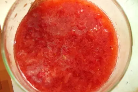 Клубничный коктейль с мороженым: шаг 2