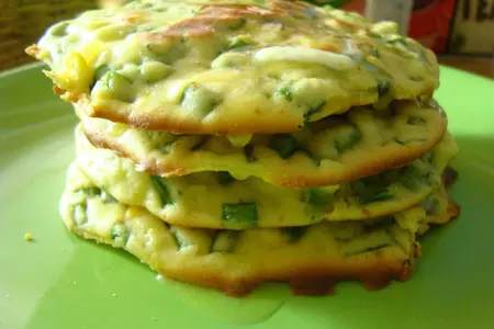 Лепёшки с зелёным луком и яйцом.: шаг 9