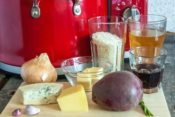 Ризотто со свеклой и сыром дор блю в мультиварке kitchenaid: шаг 1