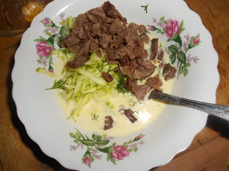 Омлет в микроволновке с мясом и кабачками: шаг 4