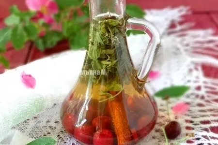 Летний чай с черешней, корицей и мятой: шаг 3