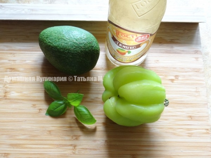 Витаминный коктейль с авокадо: шаг 1