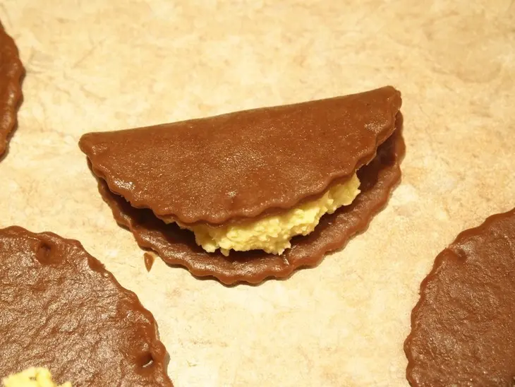 Шоколадно-кокосовые сочни: шаг 11