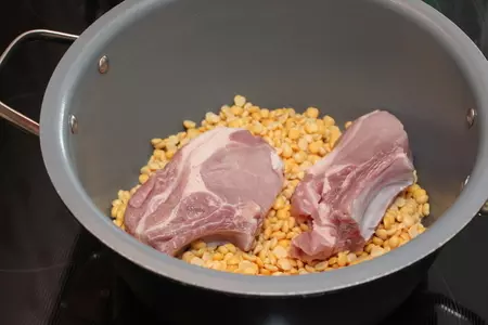 Гороховый суп-пюре с колбасками: шаг 2