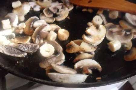 Гречка с курицей и грибами: шаг 2