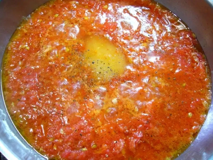 Рис с чесночно-томатным соусом и хрустящим беконом: шаг 4