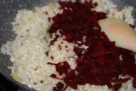 Свекольное ризотто с козьим сыром и грецкими орехами: шаг 4