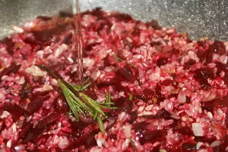 Свекольное ризотто с козьим сыром и грецкими орехами: шаг 5