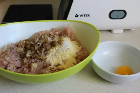 Нежные куриные крокеты с паштетом и абрикосовым соусом: шаг 4