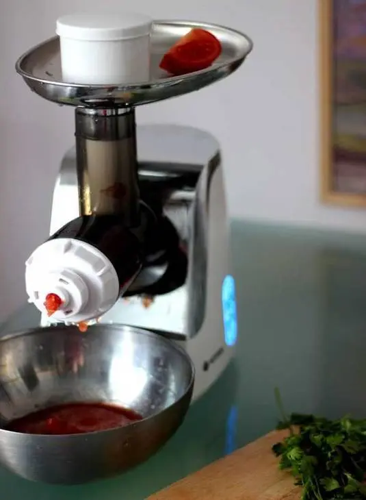 Попьет с клюквенным соусом и томатно-кориандровый сок // paupiette with cranberry sauce and tomato-coriander juice: шаг 7