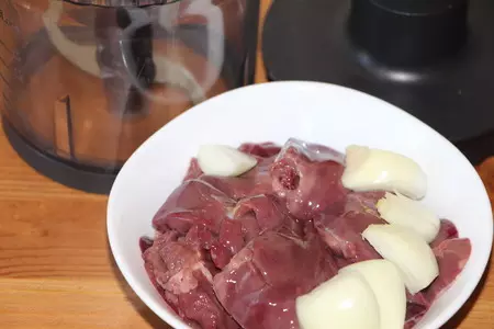 Диетический паштет из куриной печени за 5 минут: шаг 1