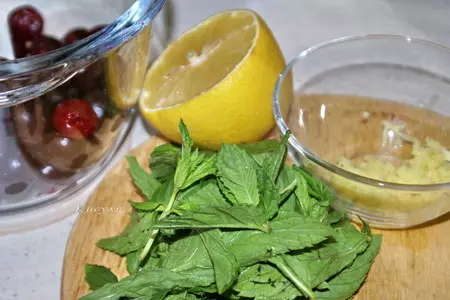 Ризотто с кокосовым молоком и  мятно-вишневым песто: шаг 1