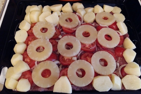 Запеченная свинина с ананасами и картофелем: шаг 5