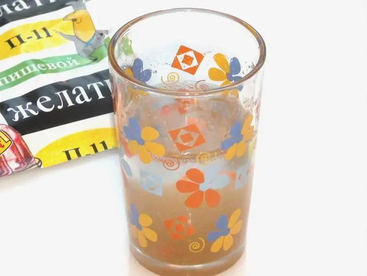Фруктовое желе из свежих яблок и вишен: шаг 8