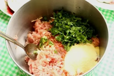Рулетики из баклажан и кабачков фаршированные мясом: шаг 5
