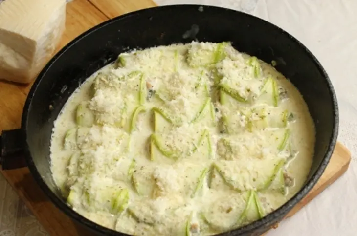 Рулетики из баклажан и кабачков фаршированные мясом: шаг 10