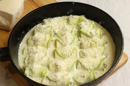 Рулетики из баклажан и кабачков фаршированные мясом: шаг 10