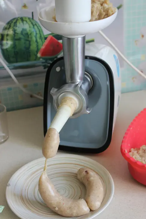 Куриные колбаски с соусом и сальсой из черного трюфеля: шаг 7