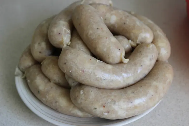 Куриные колбаски с соусом и сальсой из черного трюфеля: шаг 8