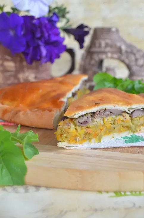 Пирог с куриными сердечками и солеными огурцами: шаг 9