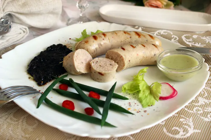 Куриные колбаски с соусом и сальсой из черного трюфеля: шаг 18