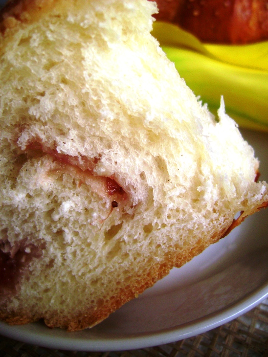 Сдобный кокосовый пирог с клубничным вареньем и кокосовым штрейзелем: шаг 8