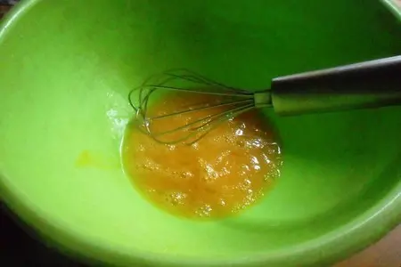Блинчики с зелёным луком и яйцом: шаг 1